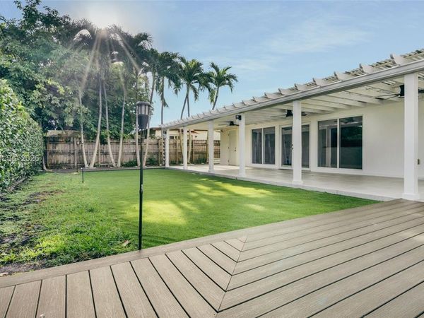 9710 SW 14th St, Miami, FL 33174