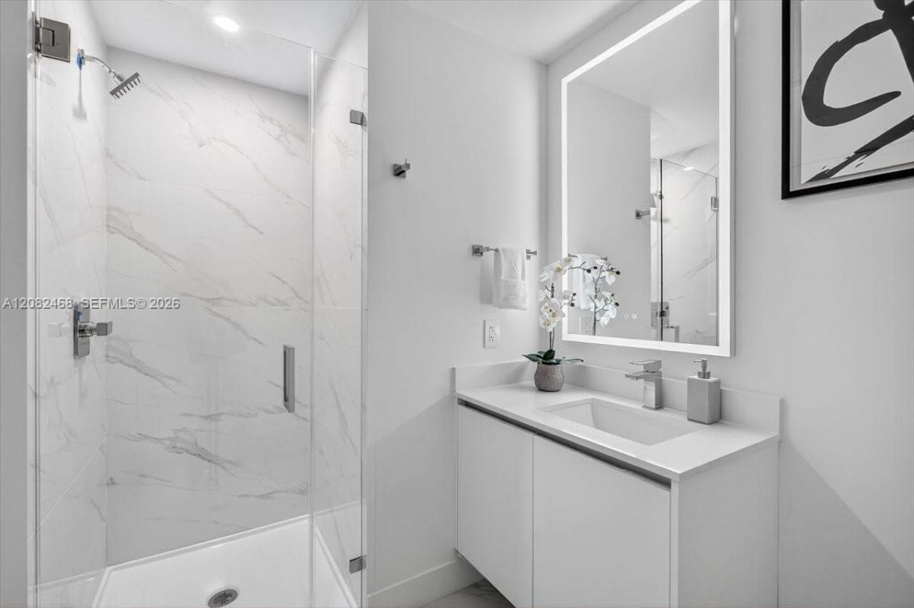 700 NE 24th Street , Unit 5202, Miami, FL 33137 Photo