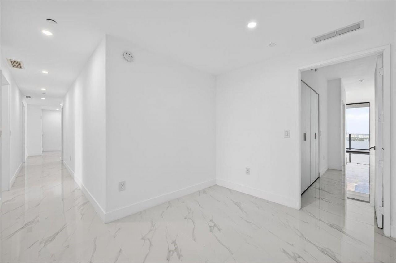 700 NE 24th Street , Unit 5202, Miami, FL 33137 Photo