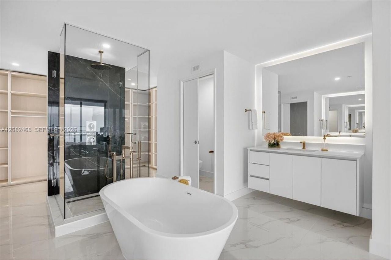 700 NE 24th Street , Unit 5202, Miami, FL 33137 Photo