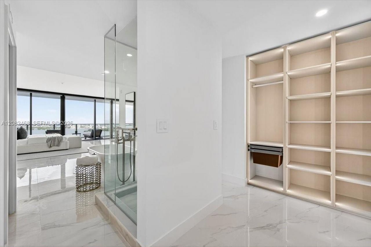 700 NE 24th Street , Unit 5202, Miami, FL 33137 Photo