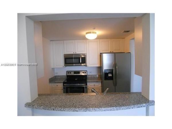 900 SW 8th St , Unit 1108, Miami, FL 33130