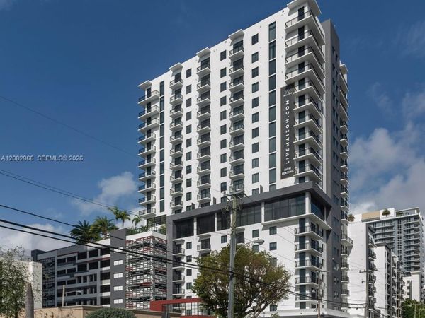 221 SW 12th St , Unit PH4, Miami, FL 33130
