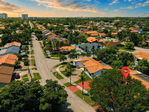 9831 SW 4th St , Miami, FL 33174