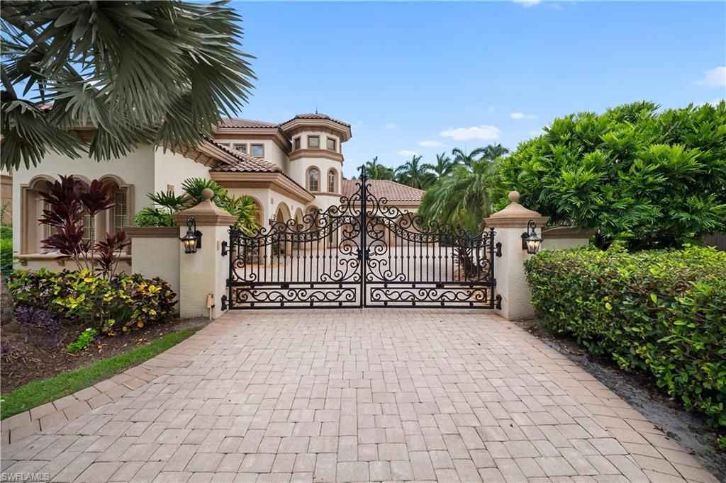 9663 Mashie Ct, Naples, FL 34108 Photo