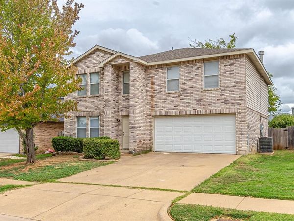 8749 Hunters Trail, Fort Worth, TX 76123