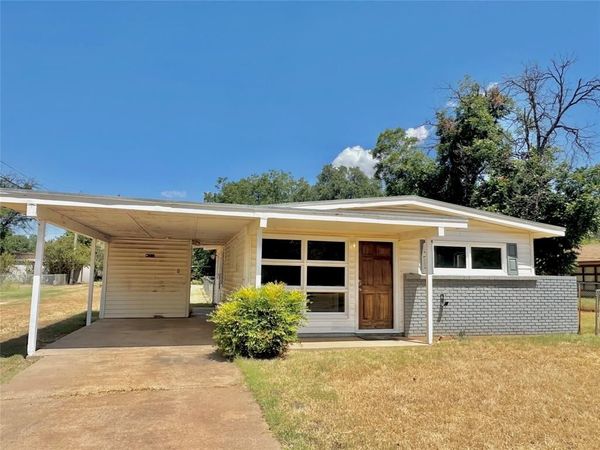 107 Laurel Drive , Winters, TX 79567