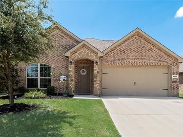 9237 Flying Eagle Lane, Fort Worth, TX 76131