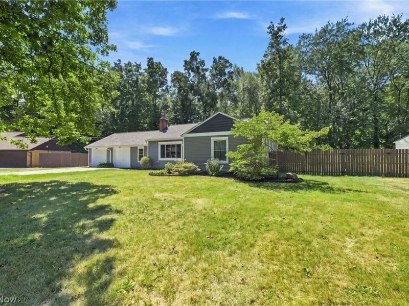 6024 Louis, North Olmsted, OH 44070 Photo 2