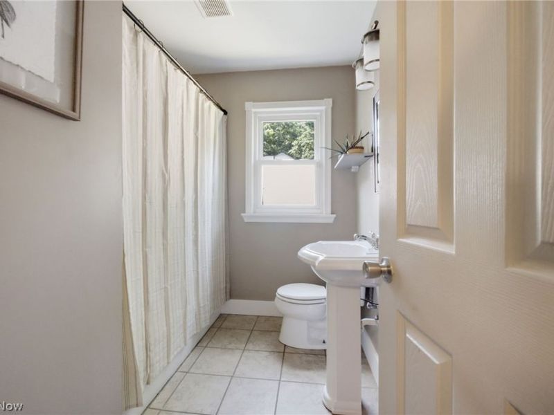 6024 Louis, North Olmsted, OH 44070 Photo 25