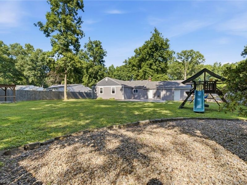 6024 Louis, North Olmsted, OH 44070 Photo 39