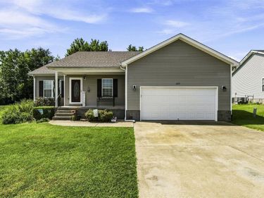 1473 Calgary Way, Bowling Green, KY 42101