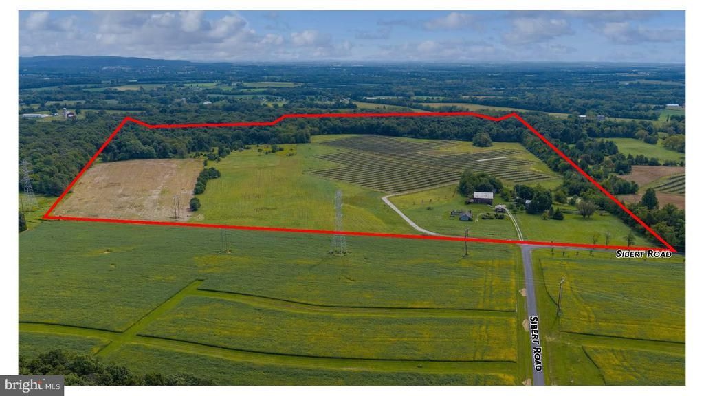 495 SIBERT ROAD, NEW OXFORD, PA 17350
