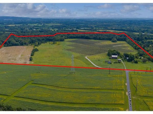 495 SIBERT ROAD, NEW OXFORD, PA 17350