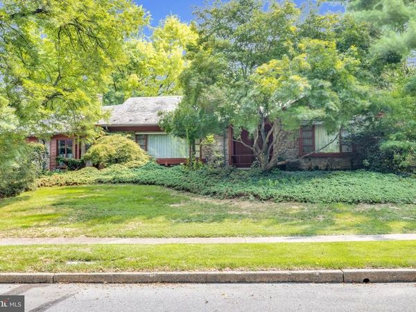 809 FARR PLACE, READING, PA 19611