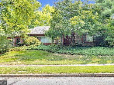 809 FARR PLACE, READING, PA 19611