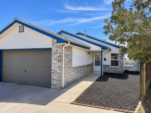 109 Vissing Place , Los Lunas, NM 87031