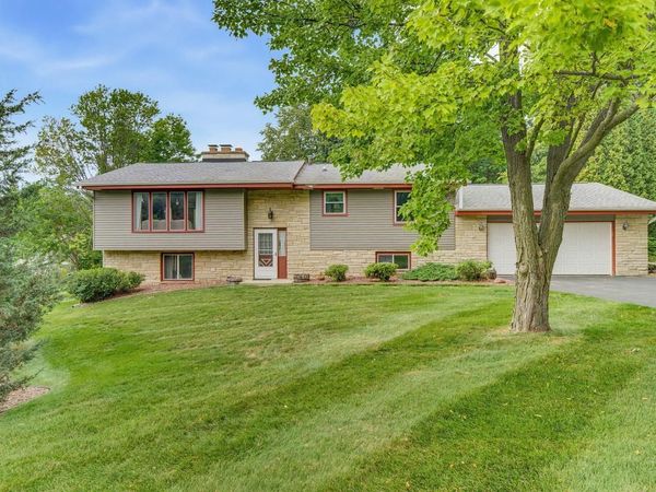 3755 N Kettle View DRIVE, Slinger, WI 53086