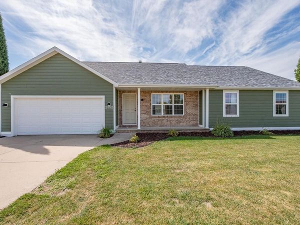 2352 OAK RIDGE CIRCLE, De Pere, WI 54115