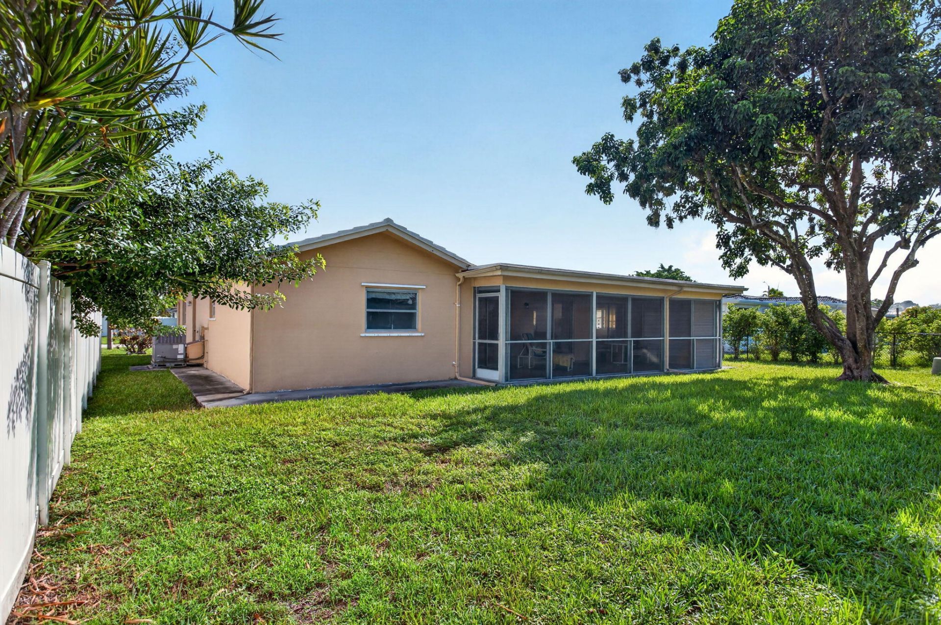 10304 NW 80th Drive, Tamarac, FL 33321 Photo