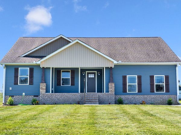 441 Richland Farms Dr, Manchester, TN 37355