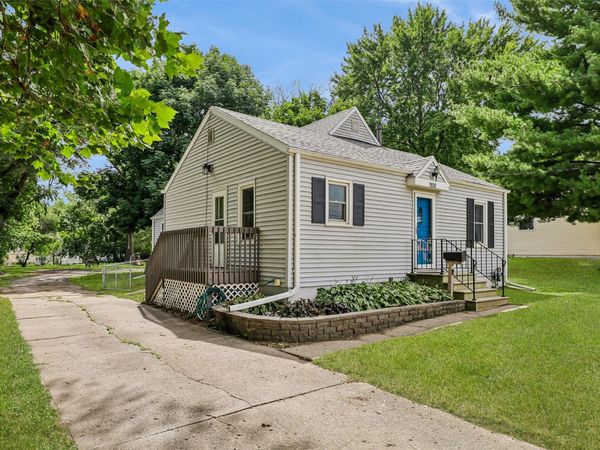 1532 Vine Street, West Des Moines, IA 50265