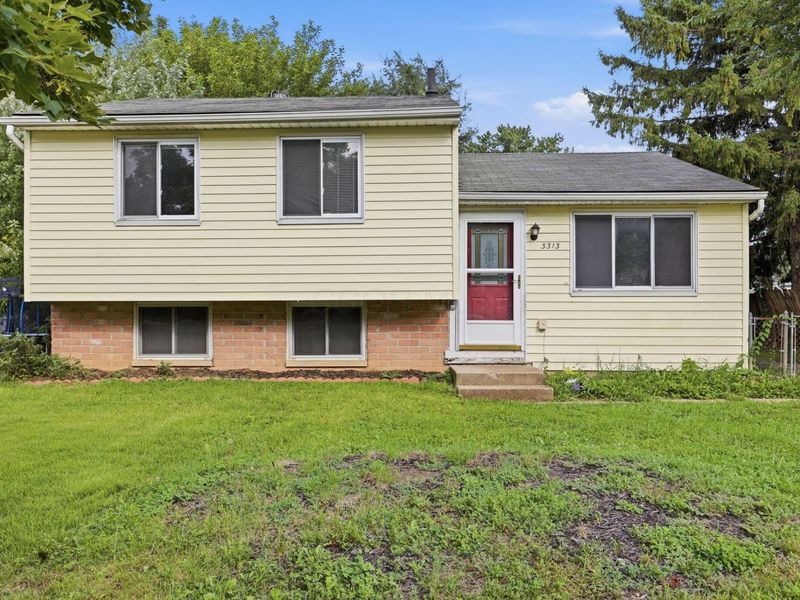 3313 Robin Hill Court E, Columbus, OH 43223 Photo 1
