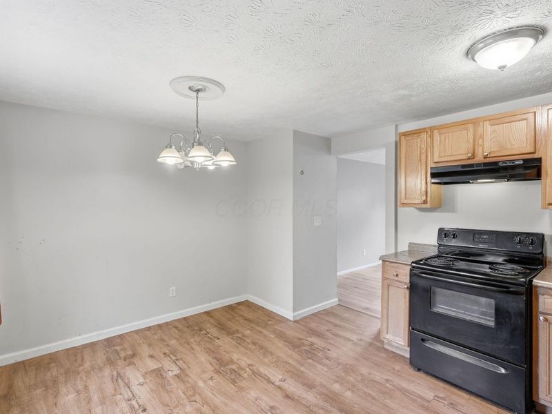 3313 Robin Hill Court E, Columbus, OH 43223 Photo 10