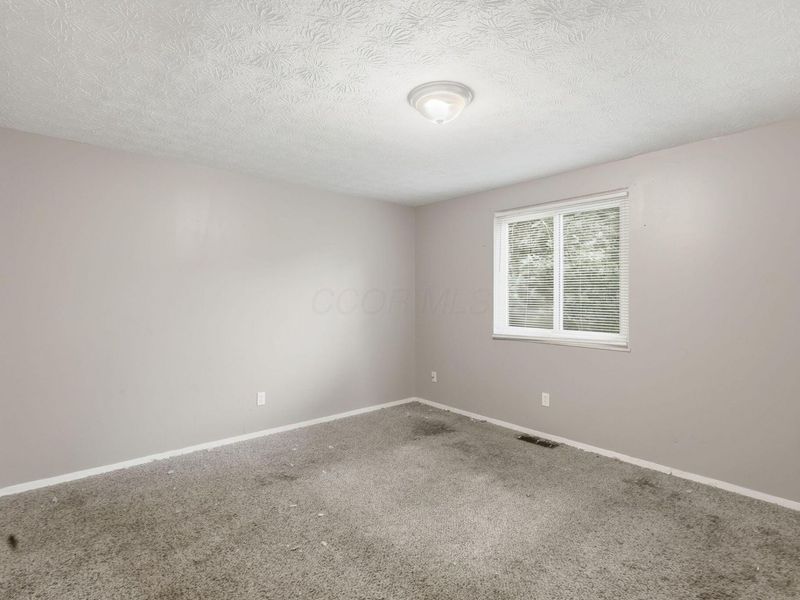 3313 Robin Hill Court E, Columbus, OH 43223 Photo 12
