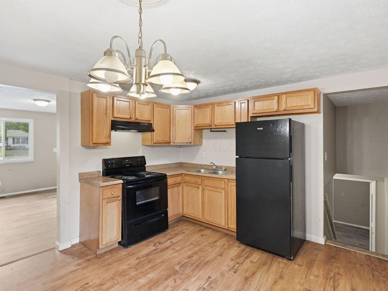 3313 Robin Hill Court E, Columbus, OH 43223 Photo 24
