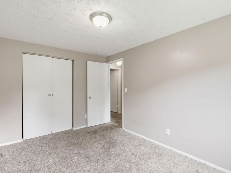 3313 Robin Hill Court E, Columbus, OH 43223 Photo 26