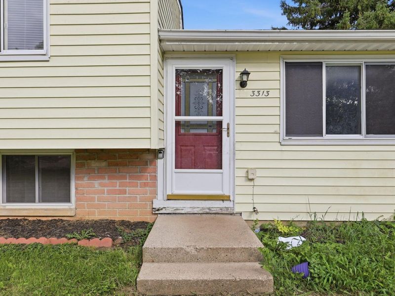 3313 Robin Hill Court E, Columbus, OH 43223 Photo 6