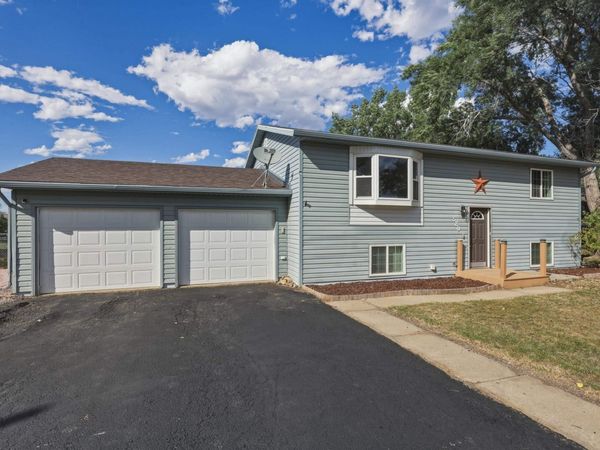 520 SWALLOW DR, Box Elder, SD 57719