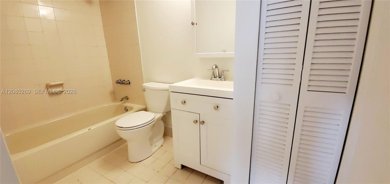 995 SW 84th Ave , Unit 218, Miami, FL 33144 Photo