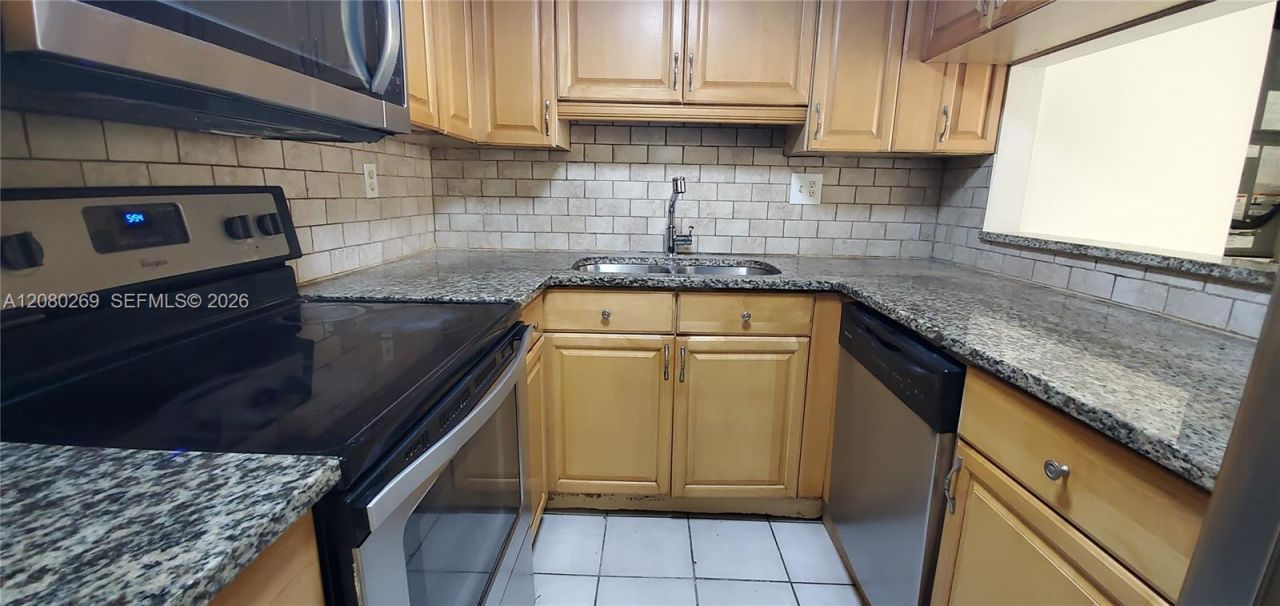 995 SW 84th Ave , Unit 218, Miami, FL 33144 Photo