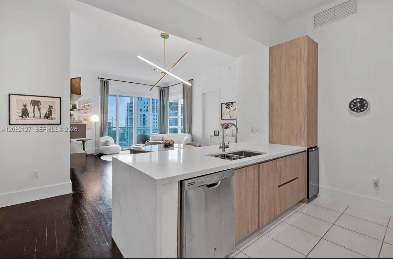 951 Brickell Ave , Unit 4111, Miami, FL 33131 Photo