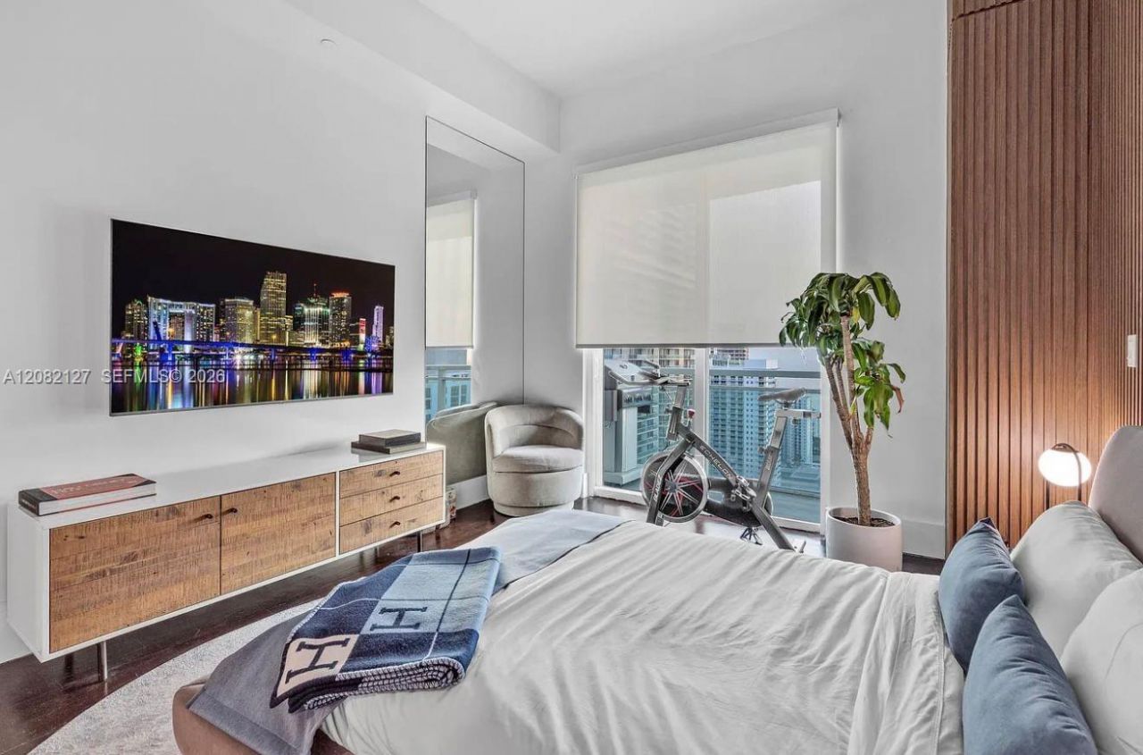 951 Brickell Ave , Unit 4111, Miami, FL 33131 Photo