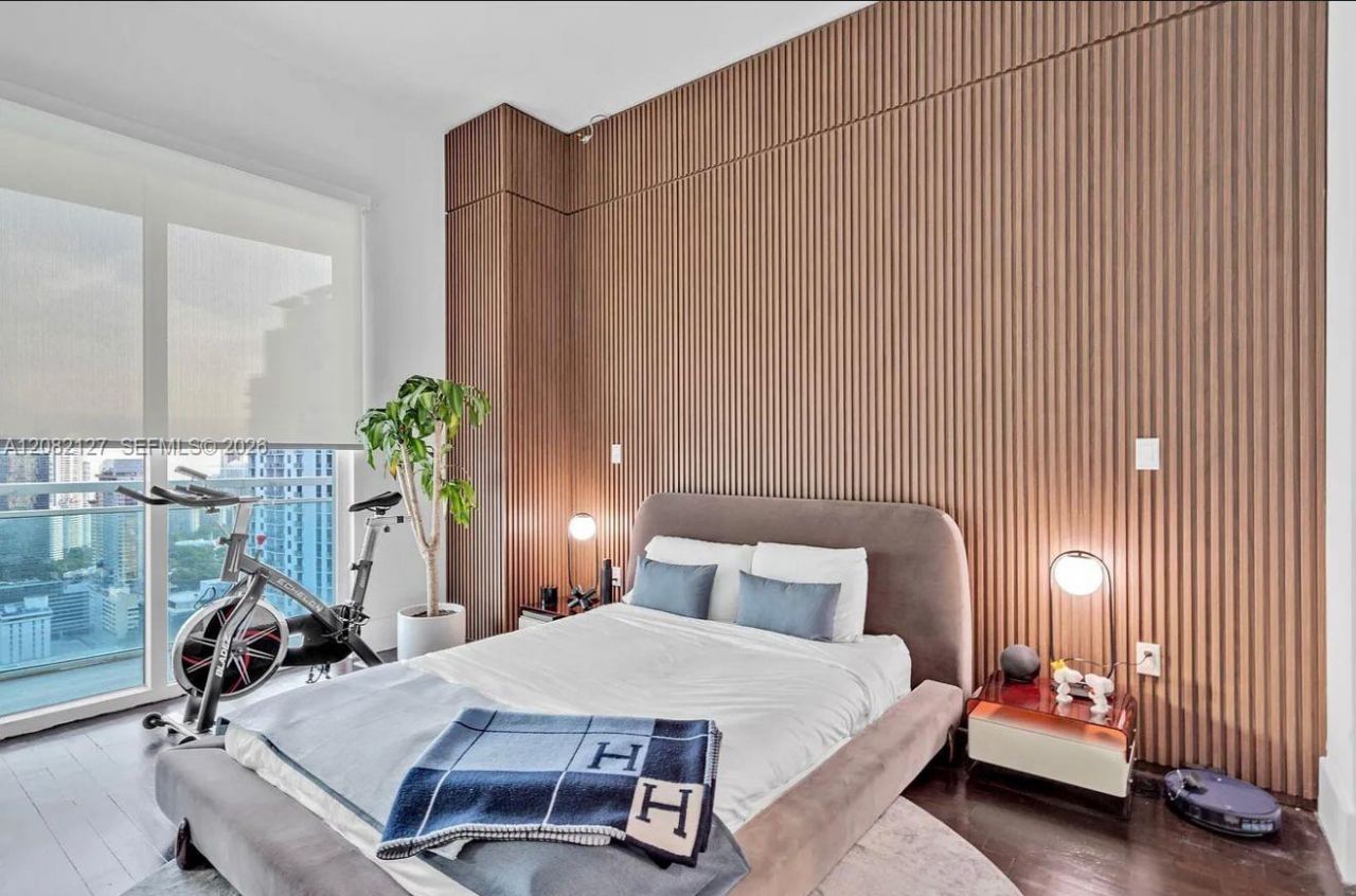 951 Brickell Ave , Unit 4111, Miami, FL 33131 Photo
