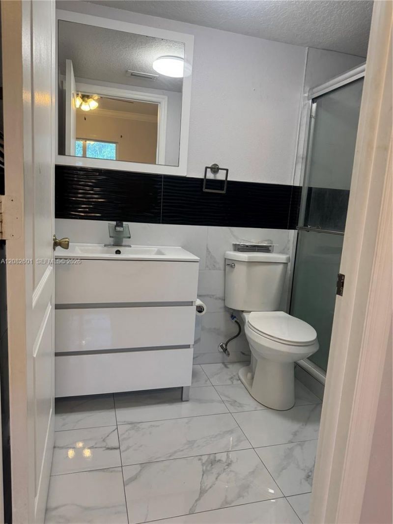 8380 NW 103rd St , Unit 105G, Hialeah Gardens, FL 33016 Photo