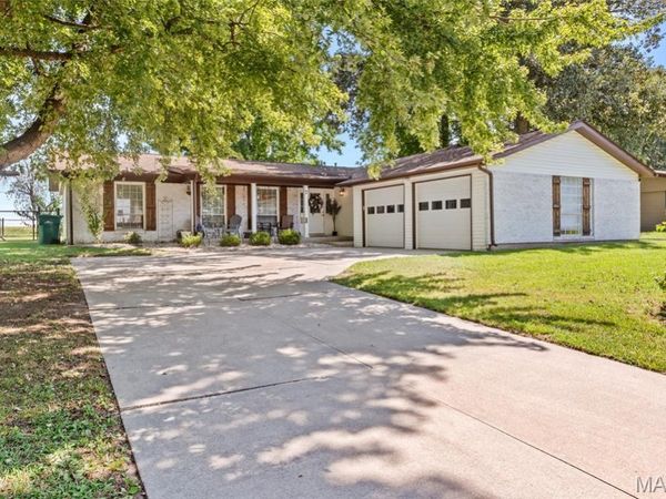 7 Lilac Drive , New Baden, IL 62265