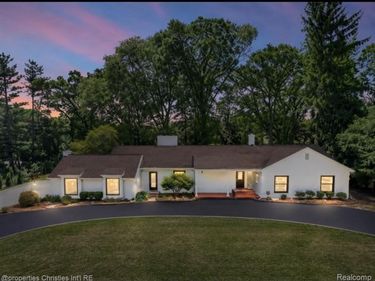 1257 Charrington Road , Bloomfield Hills, Mi 48301
