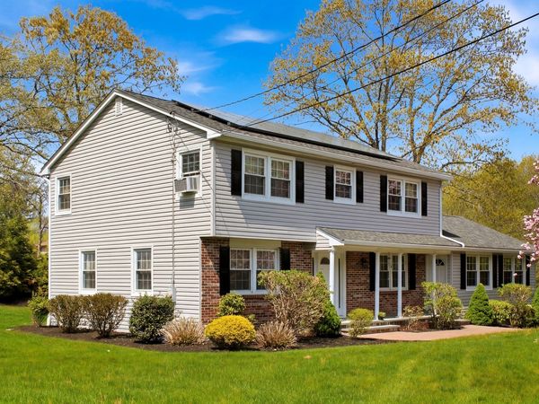 9 Sparhawk Dr., Burlington, MA 01803