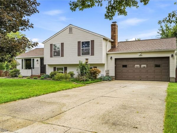 5489 Young Road , Stow, OH 44224