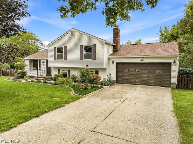5489 Young Road, Stow, OH 44224 Photo 2