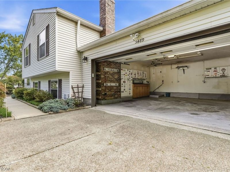 5489 Young Road, Stow, OH 44224 Photo 4