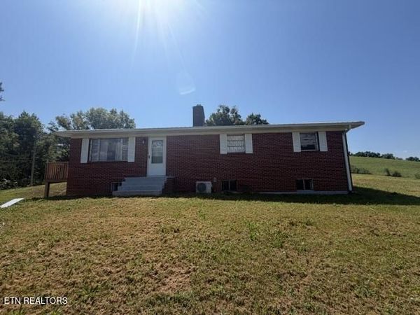 526 Blue Hollow Rd, Rose Hill, VA 24281