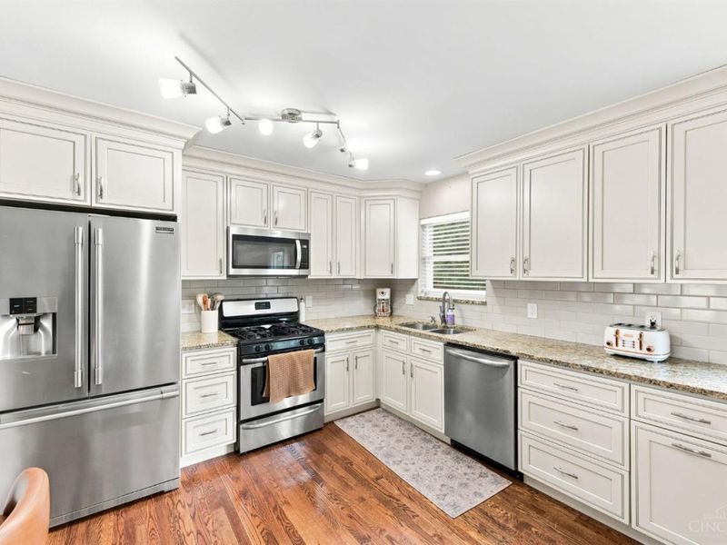 5592 North Glen Road, Green Township, OH 45248 Photo 12