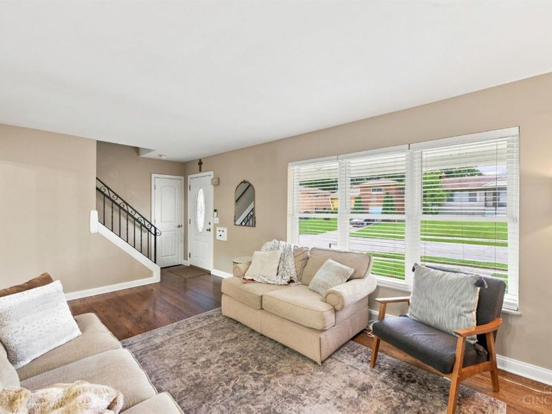 5592 North Glen Road, Green Township, OH 45248 Photo 9