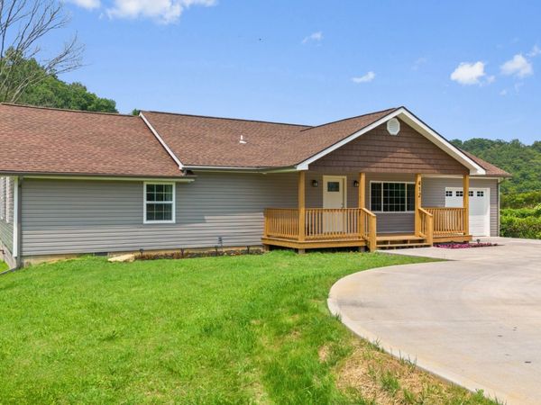 412 Apple Valley Road , Sevierville, TN 37862