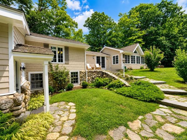 9 Lewis Road , Pound Ridge, NY 10576